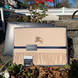 Vtg BURBERRY Wool Scarf